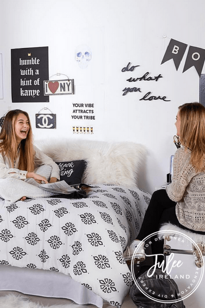 Roundup: Favorite Dorm Room Décor Products